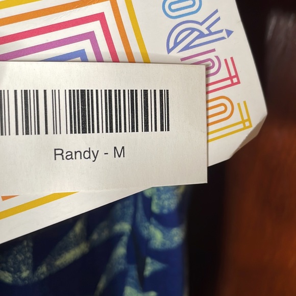 Clearance LuLaRoe Randy t-shirt Med - Picture 4 of 5